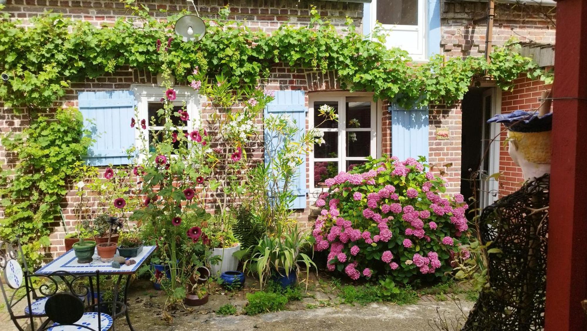 La "Charcuterie" Greber Bed & Breakfast โบเวส์ ภายนอก รูปภาพ